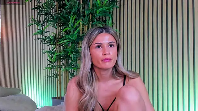 Avril Cyrus online show from 03/18/25, 11:19