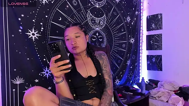 Eva Lee  online show from 10/10/25, 07:40