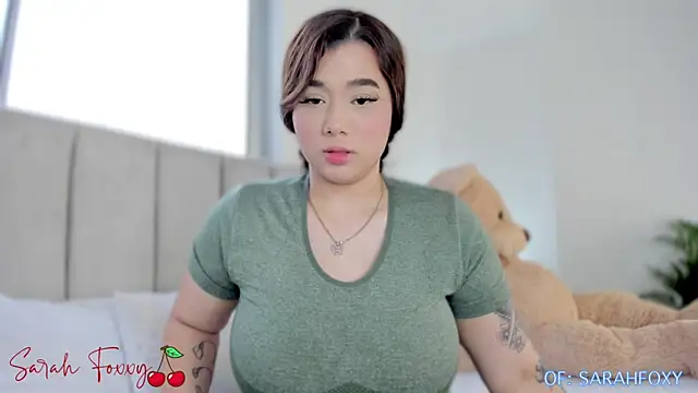 Snapshot of Foxxy222_ chatting on 01/02/25, 10:33 Foxxy222 online show from 01/02/25, 10:33