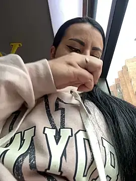 Abril Luv online show from 02/20/25, 12:15