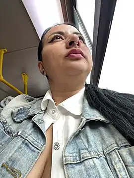 Abril Luv online show from 02/21/25, 12:28