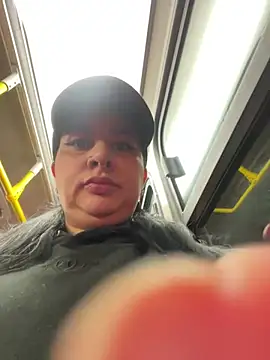 Abril Luv online show from 03/01/25, 10:34