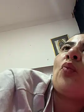 Abril Luv online show from 11/05/25, 02:44