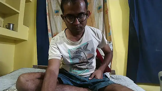 Cute boy2000 online show from 12/22/24, 12:16