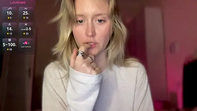 iilovetomatoes online show from 10/29/25, 07:59