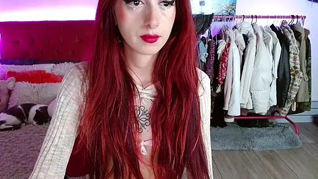 Snapshot of alisseallie chatting on 10/11/25, 05:44 alisseallie online show from 10/11/25, 05:44