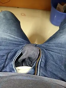 Snapshot of adicma123 chatting on 11/01/25, 10:50 adicma123 online show from 11/01/25, 10:50