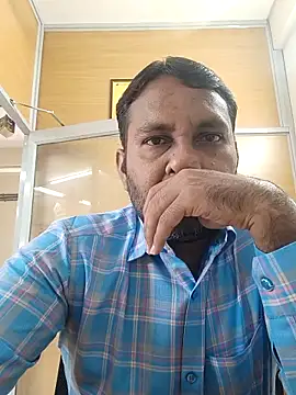 Snapshot of adicma123 chatting on 11/04/25, 03:49 adicma123 online show from 11/04/25, 03:49