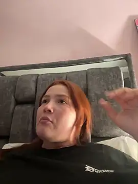 Snapshot of EmilyBarragan chatting on 02/12/25, 01:52 EmilyBarragan online show from 02/12/25, 01:52