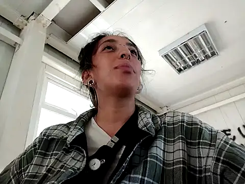 Snapshot of ORIANNA_BODMOD chatting on 01/31/25, 01:34 ORIANNA BODMOD online show from 01/31/25, 01:34