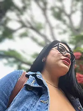 Snapshot of Insane_Issa chatting on 03/22/25, 05:52 Insane Issa online show from 03/22/25, 05:52