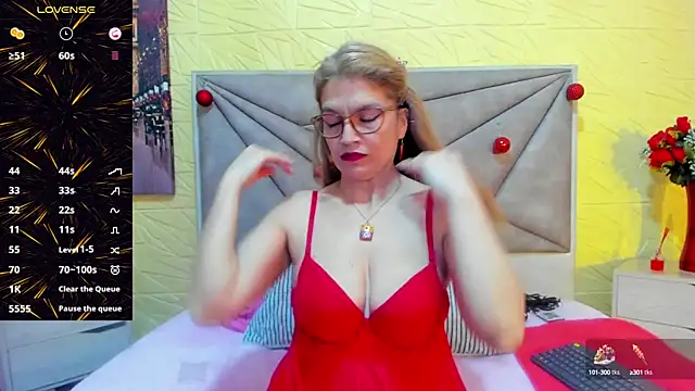 Snapshot of Esmeralda_oikos chatting on 02/04/25, 08:28 Esmeralda oikos online show from 02/04/25, 08:28