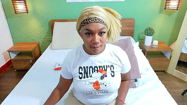 Snapshot of dannaahbrown chatting on 03/11/25, 07:36 dannaahbrown online show from 03/11/25, 07:36