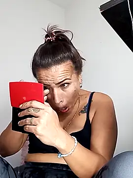 Snapshot of KaiicyQuuen chatting on 10/25/25, 12:56 KaiicyQuuen online show from 10/25/25, 12:56