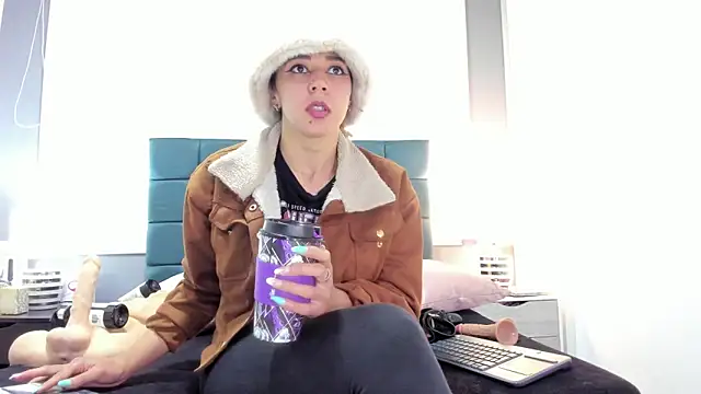 charlott lens online show from 10/16/25, 06:31