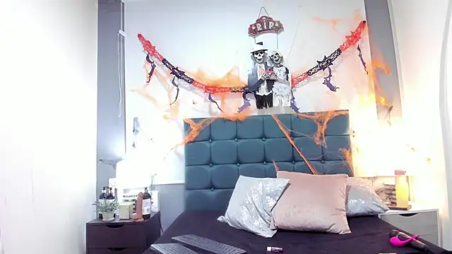 charlott lens online show from 10/30/25, 03:46