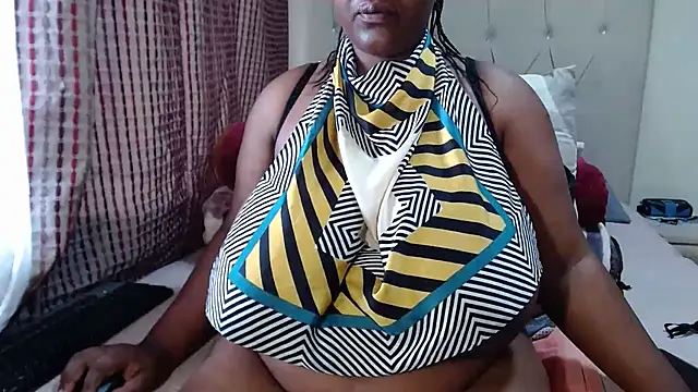 Snapshot of CHOCOLATEDARKBUSTYX chatting on 10/27/25, 09:13 CHOCOLATEDARKBUSTYX online show from 10/27/25, 09:13