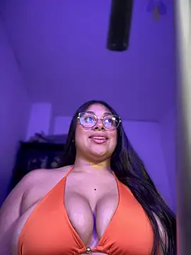 Snapshot of Soysofiarodrigu chatting on 03/06/25, 06:16 Soysofiarodrigu online show from 03/06/25, 06:16