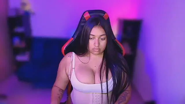 Snapshot of Soysofiarodrigu chatting on 10/17/25, 11:18 Soysofiarodrigu online show from 10/17/25, 11:18