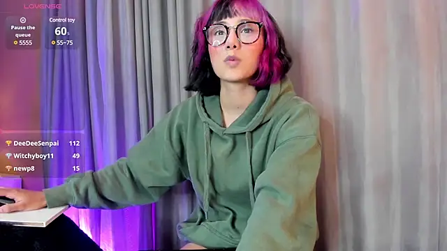 Snapshot of tati_cardenas chatting on 03/18/25, 06:46 tati cardenas online show from 03/18/25, 06:46