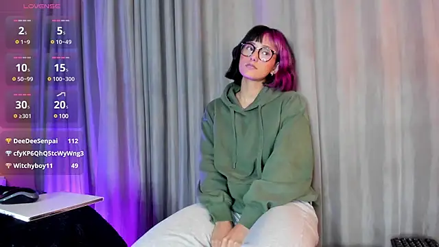 Snapshot of tati_cardenas chatting on 03/18/25, 09:52 tati cardenas online show from 03/18/25, 09:52