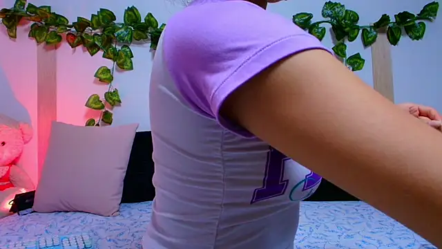 Snapshot of tati_cardenas chatting on 10/01/25, 05:02 tati cardenas online show from 10/01/25, 05:02