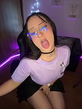 Megan lu2 online show from 12/29/24, 03:11