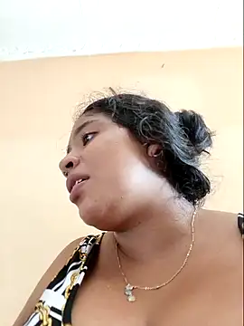 moncerrat luna online show from 12/01/24, 08:09