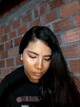 moncerrat luna online show from 12/28/24, 12:15