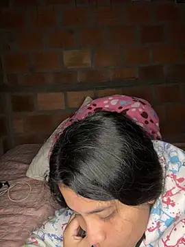 moncerrat luna online show from 02/07/25, 01:11