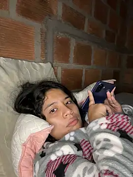 moncerrat luna online show from 02/21/25, 12:17