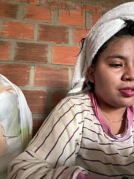 moncerrat luna online show from 03/04/25, 08:38