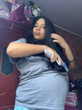 moncerrat luna online show from 09/28/25, 10:04