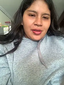 moncerrat luna online show from 10/07/25, 09:23