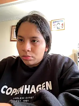 moncerrat luna online show from 10/16/25, 10:11