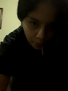 moncerrat luna online show from 11/04/25, 02:10