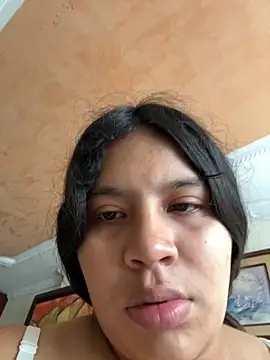 moncerrat luna online show from 11/05/25, 09:15