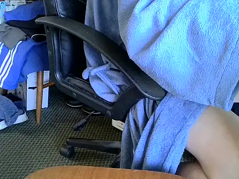 Snapshot of daddyflash chatting on 11/21/25, 11:42 daddyflash online show from 11/21/25, 11:42