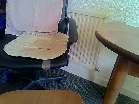 Snapshot of daddyflash chatting on 11/26/25, 10:05 daddyflash online show from 11/26/25, 10:05