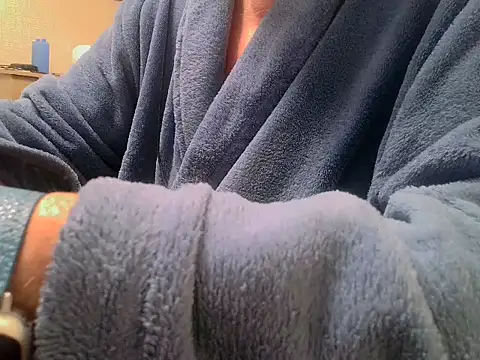 Snapshot of daddyflash chatting on 11/27/25, 12:13 daddyflash online show from 11/27/25, 12:13