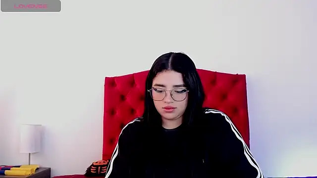Snapshot of aliice_walker_ chatting on 12/14/24, 06:52 aliice walker online show from 12/14/24, 06:52