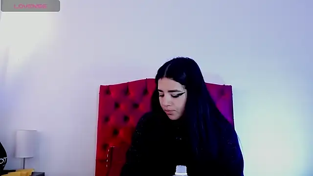 Snapshot of aliice_walker_ chatting on 12/16/24, 01:32 aliice walker online show from 12/16/24, 01:32