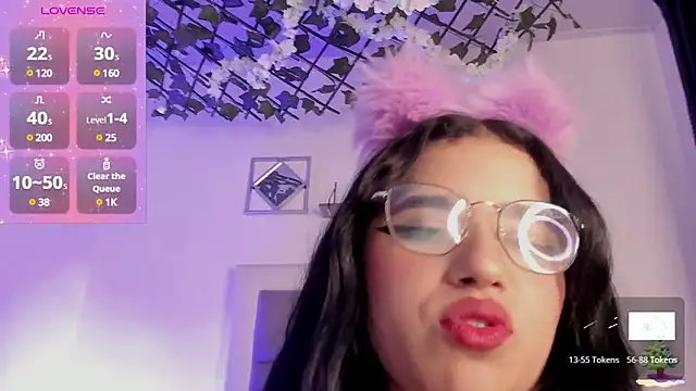 Snapshot of aliice_walker_ chatting on 01/11/25, 06:44 aliice walker online show from 01/11/25, 06:44