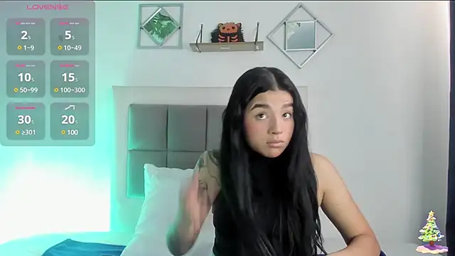 Snapshot of aliice_walker_ chatting on 01/21/25, 01:11 aliice walker online show from 01/21/25, 01:11