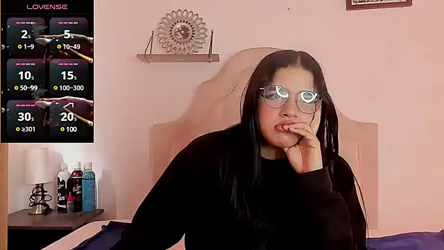 Snapshot of aliice_walker_ chatting on 02/01/25, 04:33 aliice walker online show from 02/01/25, 04:33