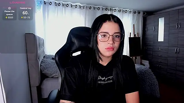 aliice walker  online show from 11/26/25, 01:56