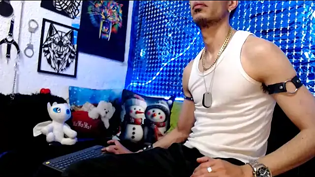 Snapshot of Mensecret69 chatting on 12/05/24, 08:44 Mensecret69 online show from 12/05/24, 08:44