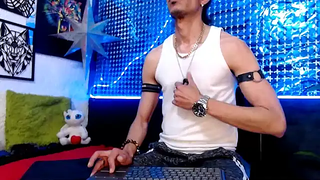 Snapshot of Mensecret69 chatting on 01/02/25, 10:01 Mensecret69 online show from 01/02/25, 10:01