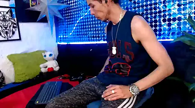 Snapshot of Mensecret69 chatting on 01/04/25, 01:10 Mensecret69 online show from 01/04/25, 01:10