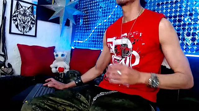 Snapshot of Mensecret69 chatting on 01/13/25, 10:24 Mensecret69 online show from 01/13/25, 10:24